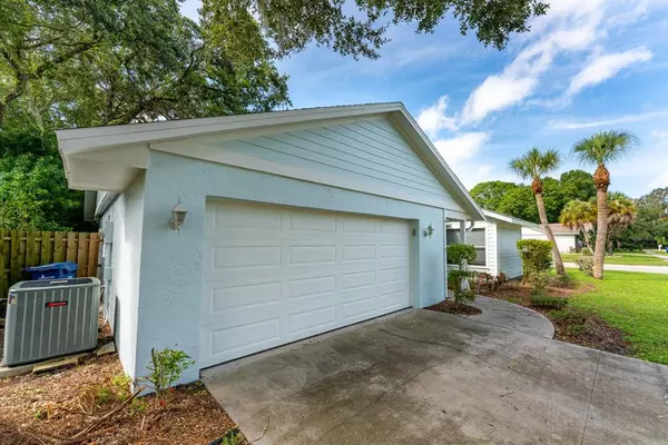 Sarasota, FL 34231,2940 WOODPINE CT