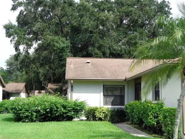 Sarasota, FL 34232,422 OAK HILL CIR #2