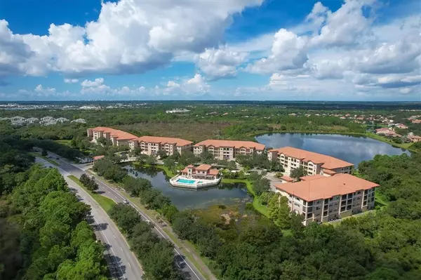 7702 LAKE VISTA CT #305, Lakewood Ranch, FL 34202