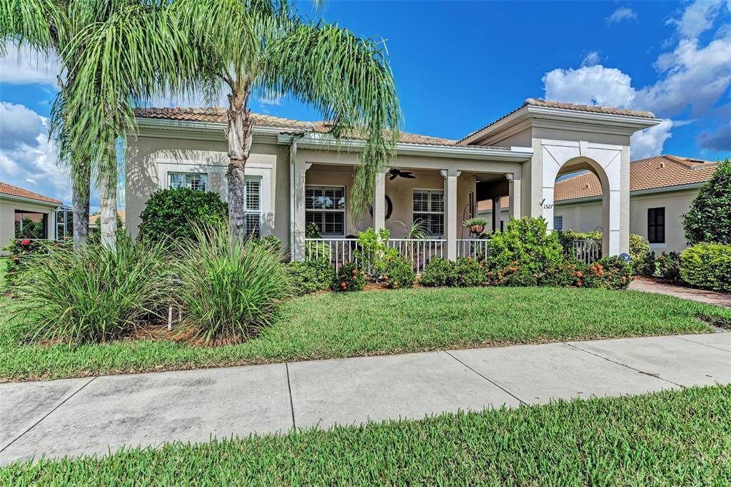 1527 DORGALI DR, Sarasota, FL 34238