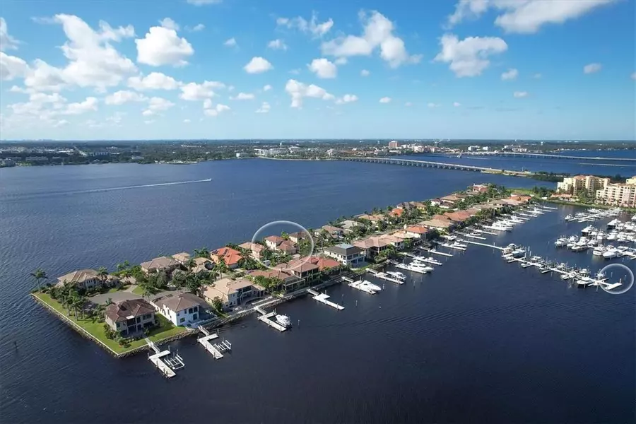 907 RIVIERA DUNES WAY, Palmetto, FL 34221