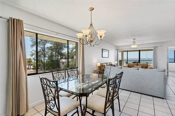 Bradenton Beach, FL 34217,501 GULF DR N #207