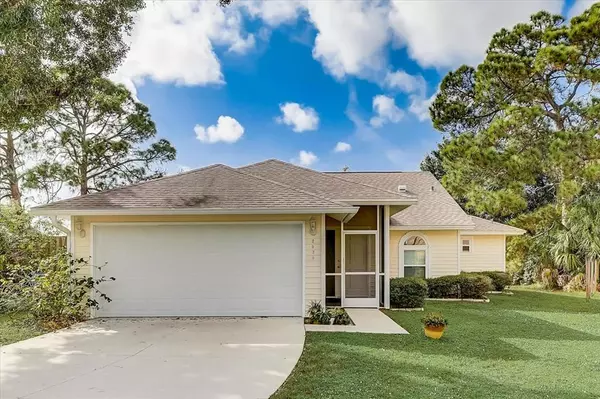 2039 WOOD HOLLOW PL, Sarasota, FL 34235