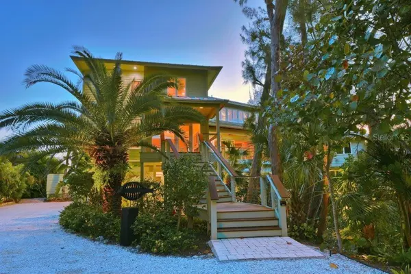 715 N SHORE DR, Anna Maria, FL 34216