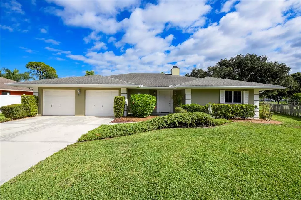 Sarasota, FL 34243,5245 CANTERBURY DR