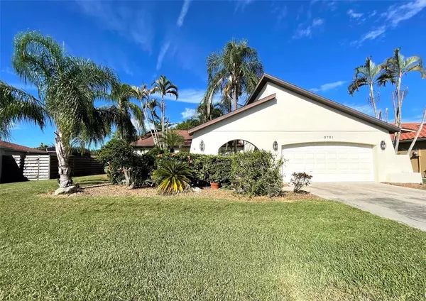 3731 KINGSTON BLVD, Sarasota, FL 34238