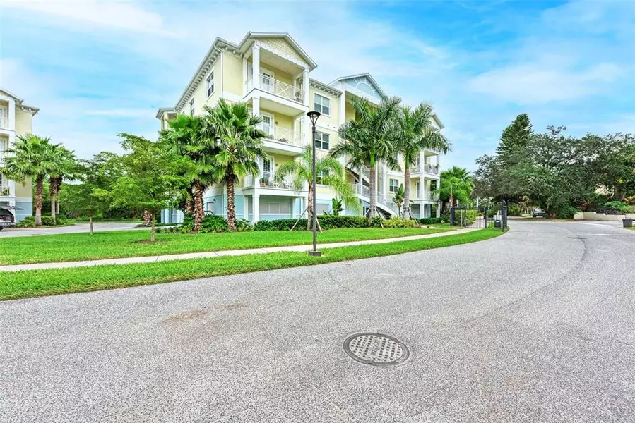 7610 34TH AVE W #302, Bradenton, FL 34209