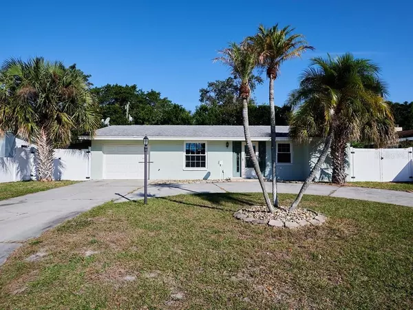 2215 CLARK AVE, Bradenton, FL 34207