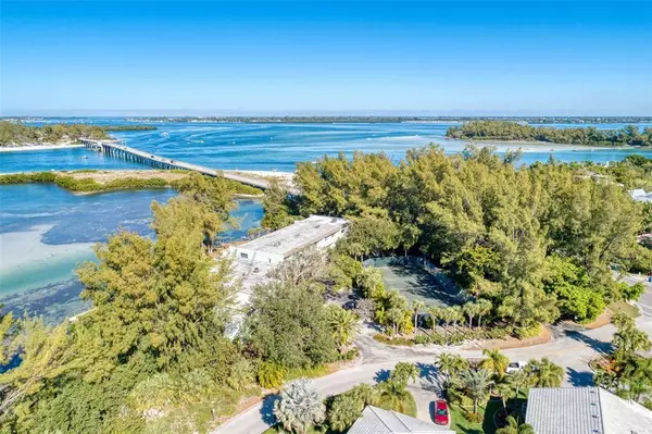 Longboat Key, FL 34228,490 N SHORE RD #2