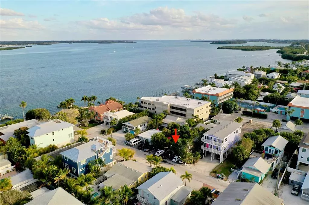 Bradenton Beach, FL 34217,107 8TH ST S