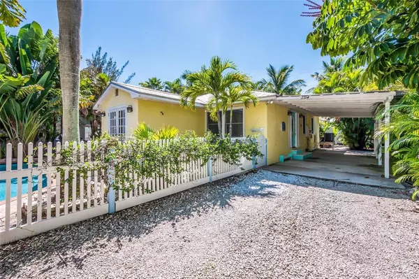 2914 GULF DR, Holmes Beach, FL 34217