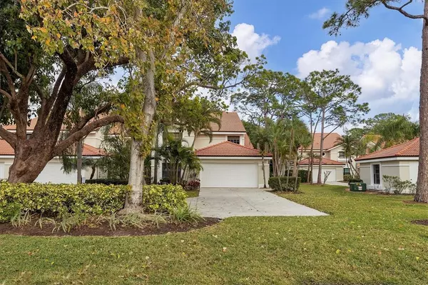 Sarasota, FL 34238,7611 FAIRWAY WOODS DR #506