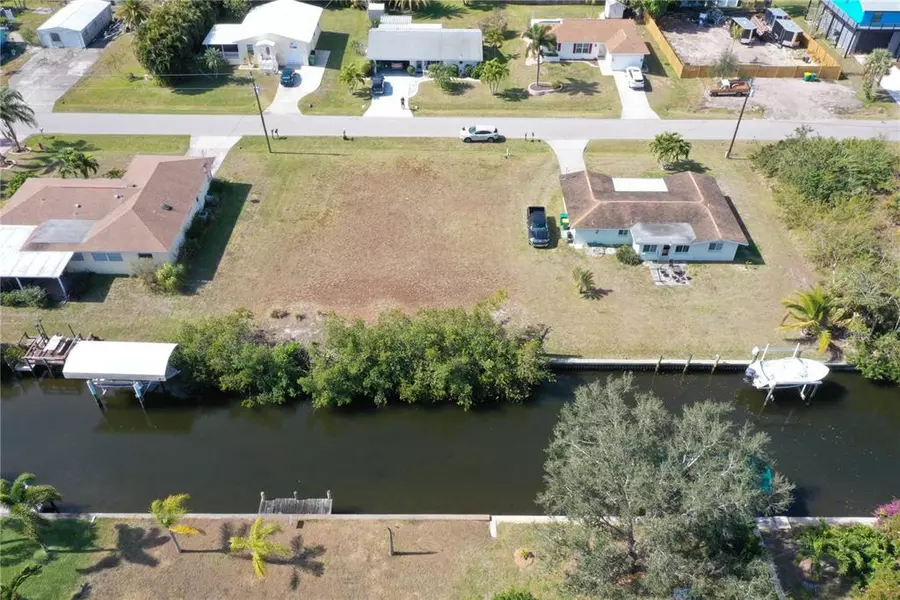 2702 LARKSPUR DR, Punta Gorda, FL 33950