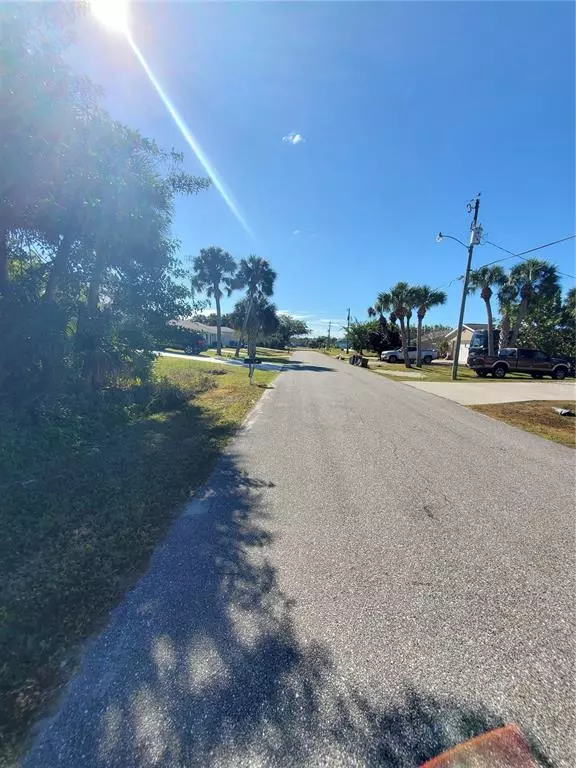 Port Charlotte, FL 33948,18215 BURKHOLDER CIR