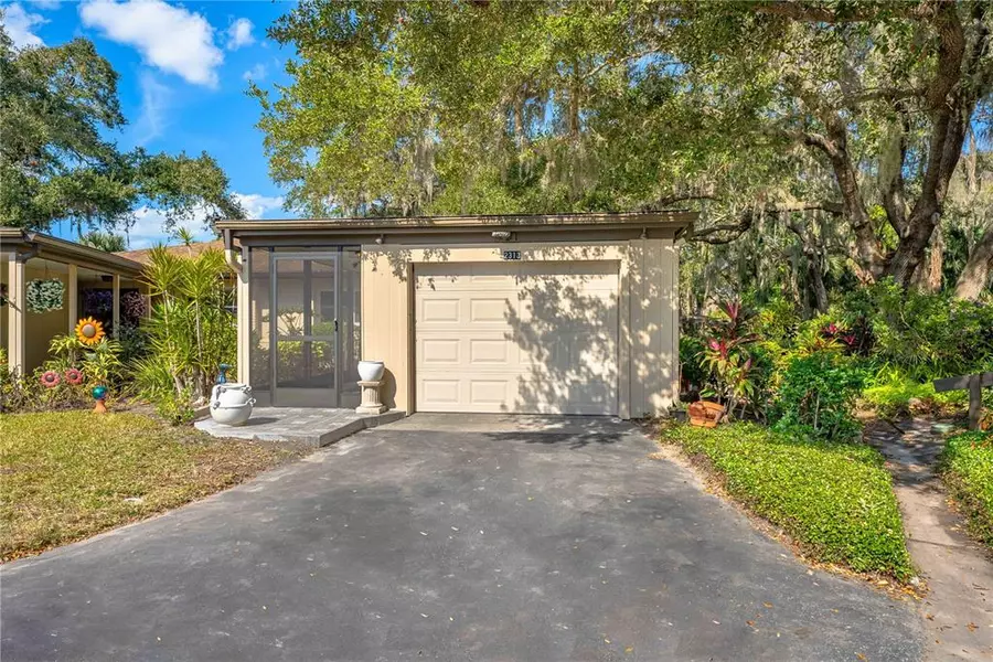 2313 LARK LN #18, Sarasota, FL 34231