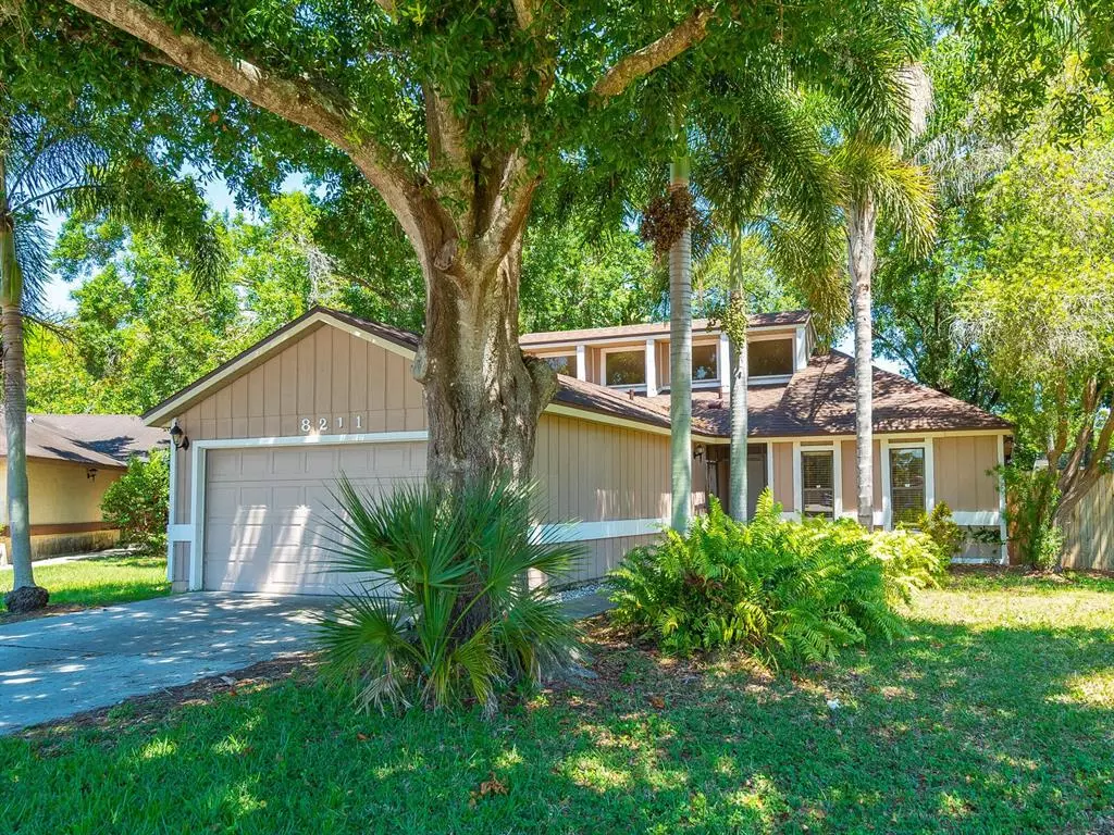 Sarasota, FL 34243,8211 COUNTRY OAKS CT