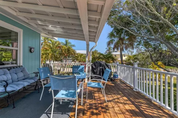 Holmes Beach, FL 34217,414 80TH ST