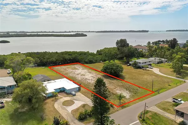 9906 46TH AVE W, Bradenton, FL 34210