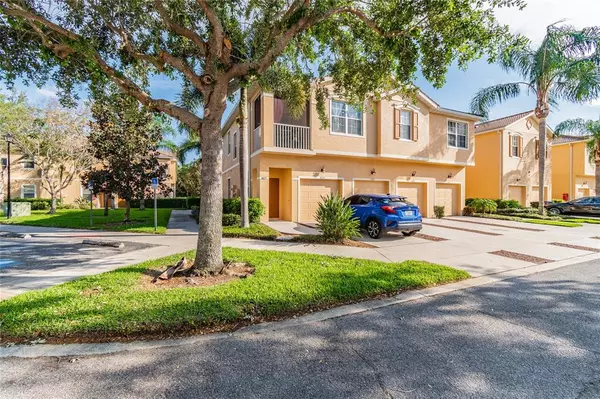 Sarasota, FL 34243,3675 PARKRIDGE CIR #8-202