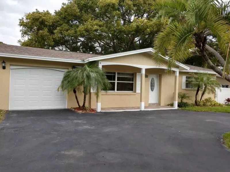 11515 86TH AVE, Seminole, FL 33772