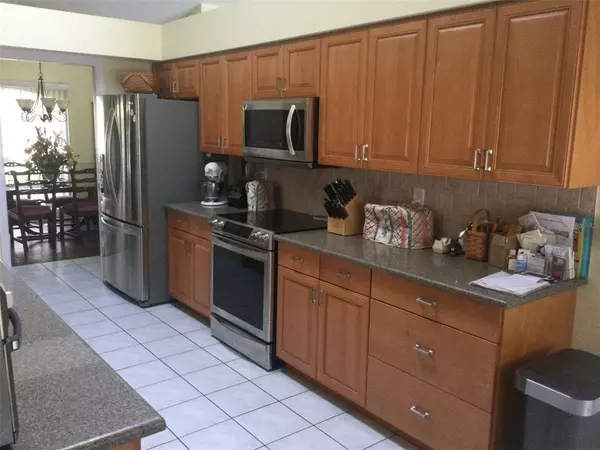 Venice, FL 34292,872 CONNEMARA CIR