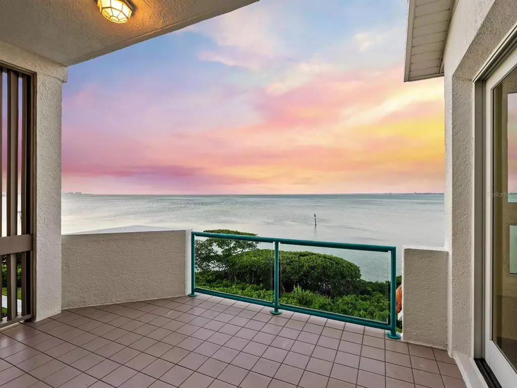 Longboat Key, FL 34228,340 GULF OF MEXICO DR #125