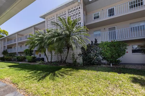 3981 MACEACHEN BLVD #332, Sarasota, FL 34233