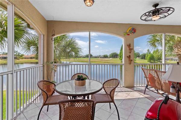 1368 EMERALD DUNES DR #1368, Sun City Center, FL 33573