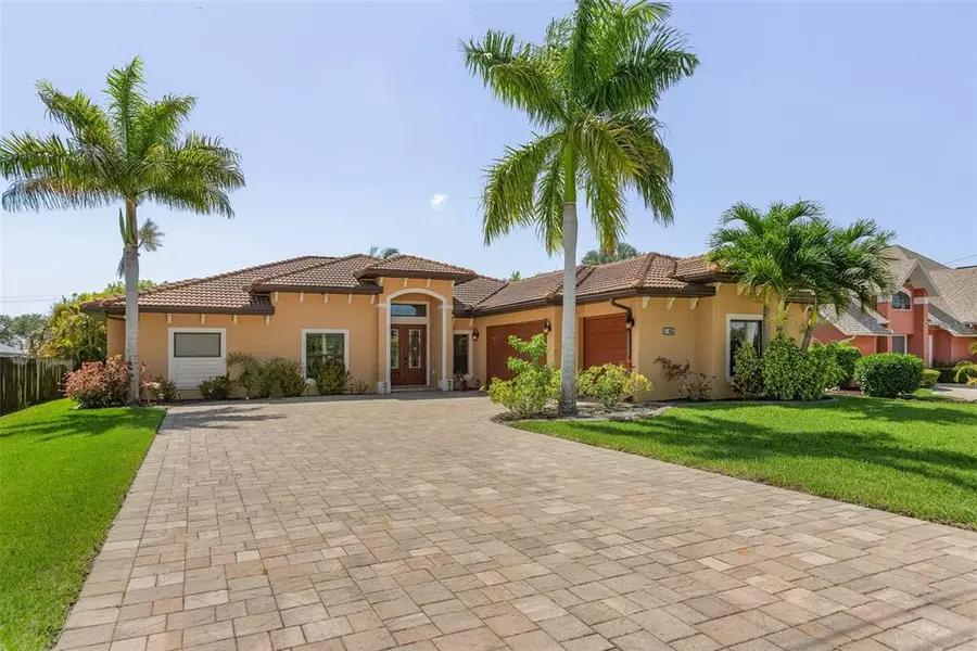 2204 SE 18 AVE E, Cape Coral, FL 33990