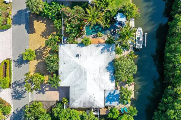 518 BAYVIEW DR, Longboat Key, FL 34228