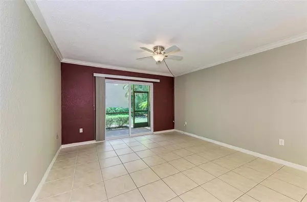 Sarasota, FL 34237,912 LA COSTA CIR #5