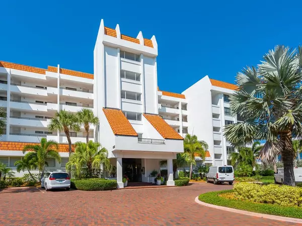 Longboat Key, FL 34228,4545 GULF OF MEXICO DR #210