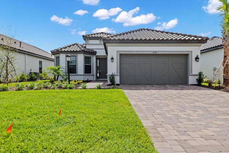 6241 MESA GLEN, Bradenton, FL 34203