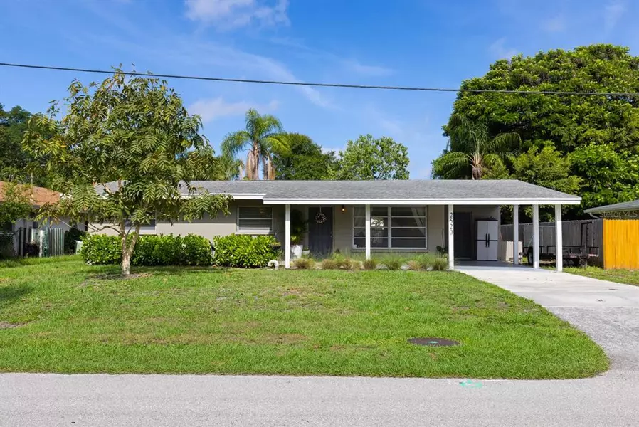 2620 CAMBRIDGE DR, Sarasota, FL 34232