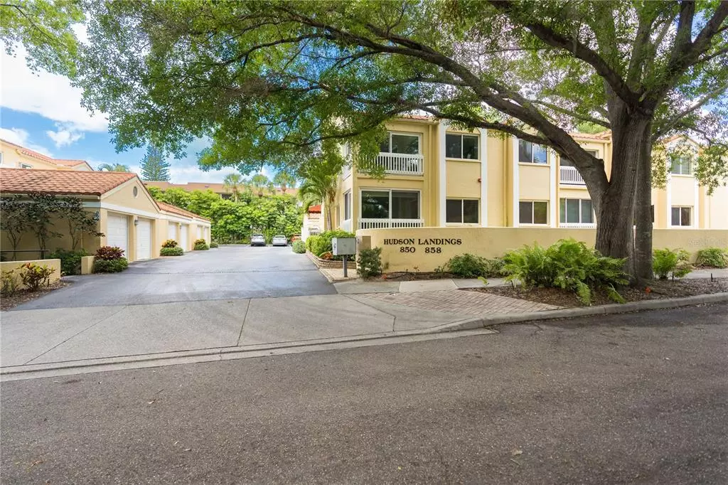 Sarasota, FL 34236,854 HUDSON AVE #854