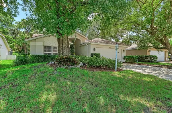 5761 BEAURIVAGE AVE, Sarasota, FL 34243