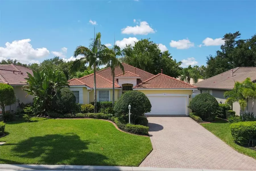 6828 BAY HILL DR, Lakewood Ranch, FL 34202