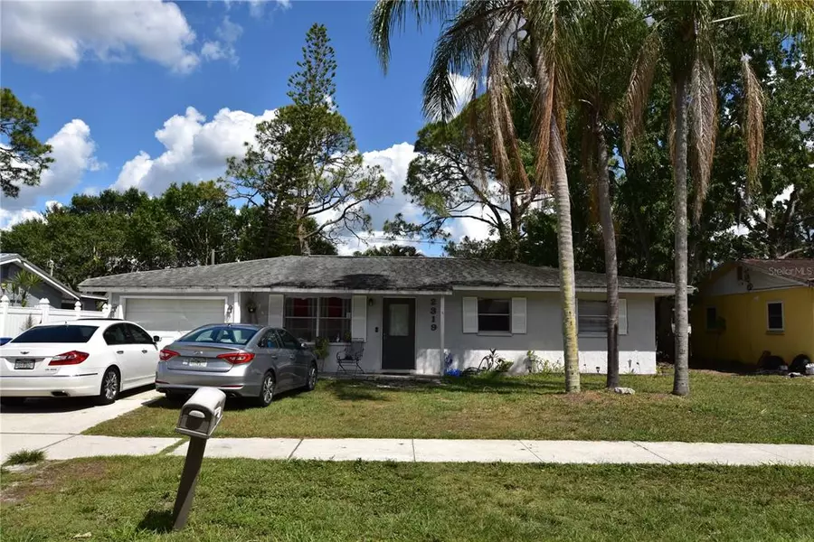 2319 STRATFORD DR, Sarasota, FL 34232