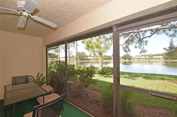 Sarasota, FL 34243,7118 LAKESIDE DR #7118