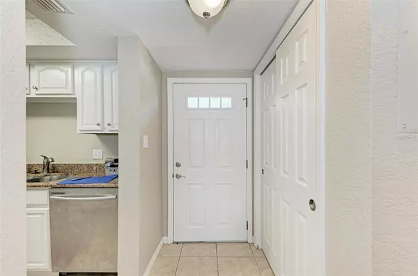 Sarasota, FL 34237,972 LA COSTA CIR #1