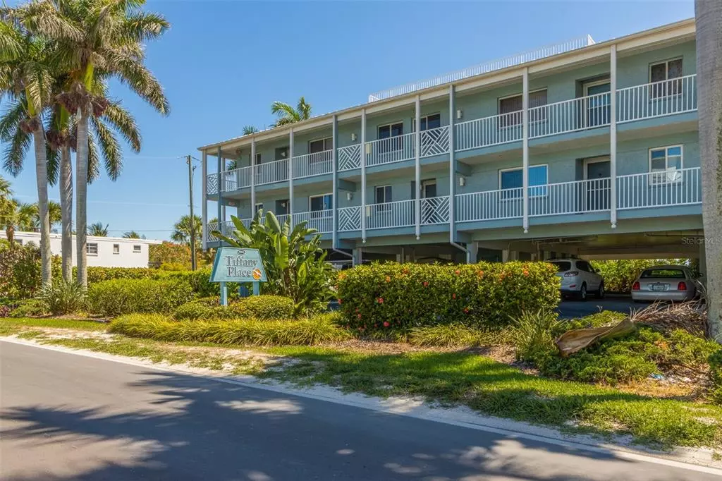 Holmes Beach, FL 34217,7000 GULF DR #208