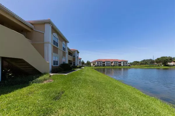 Sarasota, FL 34237,1025 VILLAGIO CIR #206