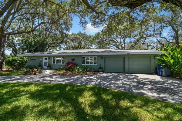 1868 UPPER COVE TER, Sarasota, FL 34231