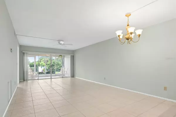 Sarasota, FL 34235,5204 WEDGEWOOD LN #77