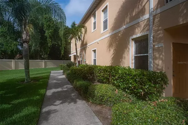 3687 PARKRIDGE CIR #8-106, Sarasota, FL 34243