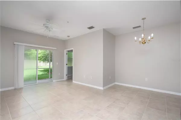 Sarasota, FL 34243,3687 PARKRIDGE CIR #8-106