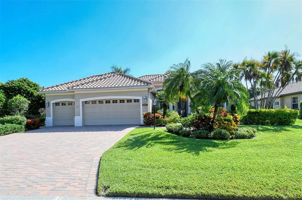 Sarasota, FL 34243,6923 TREYMORE CT