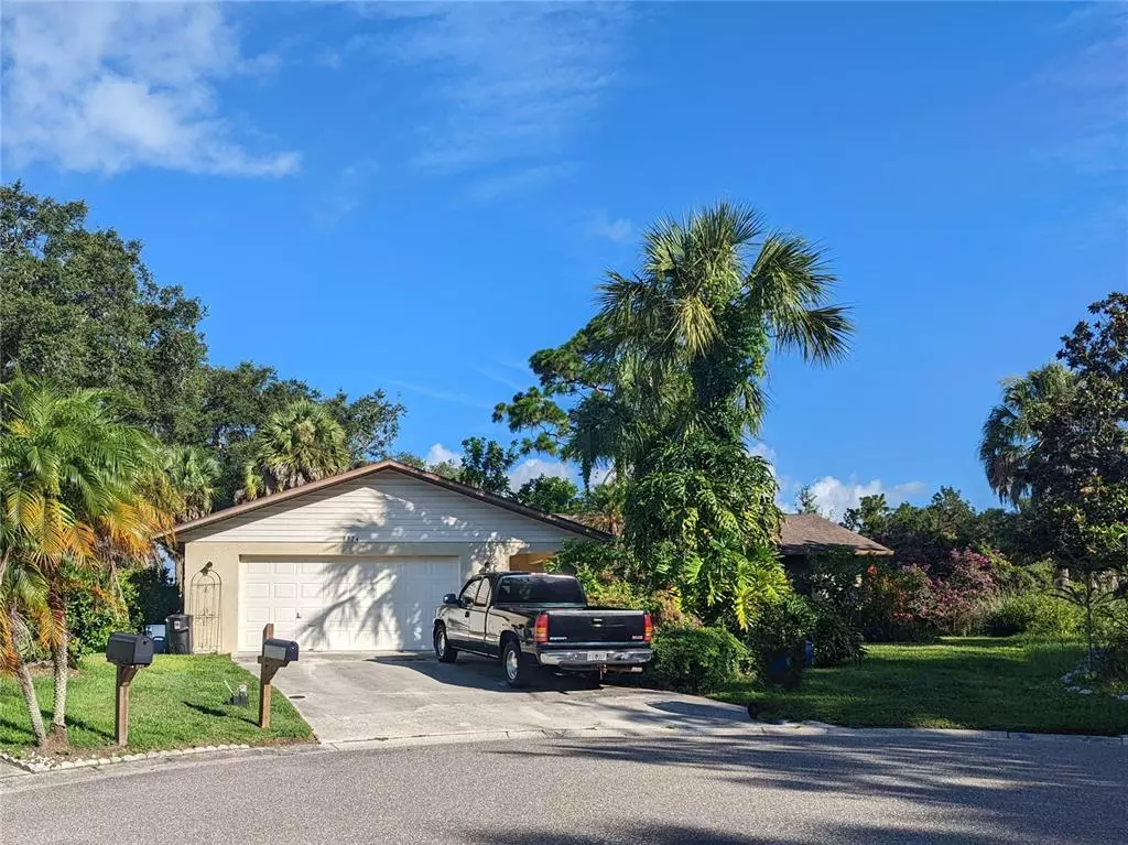 Sarasota, FL 34243,8324 BRANDEIS CIR E