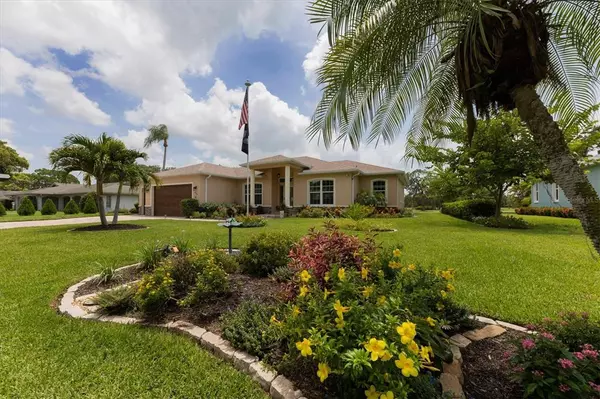 808 MAGELLAN DR, Sarasota, FL 34243