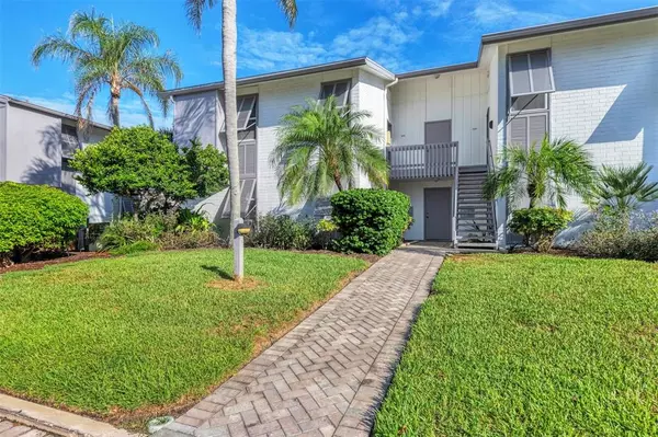 Sarasota, FL 34242,1041 W PEPPERTREE DR #1113